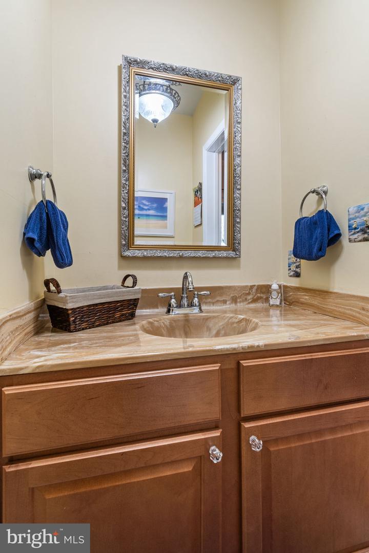 18371 SYDNOR HILL CT, LEESBURG, Virginia 20175, 4 Bedrooms Bedrooms, ,2 BathroomsBathrooms,Residential,For sale,18371 SYDNOR HILL CT,VALO2108180 MLS # VALO2108180