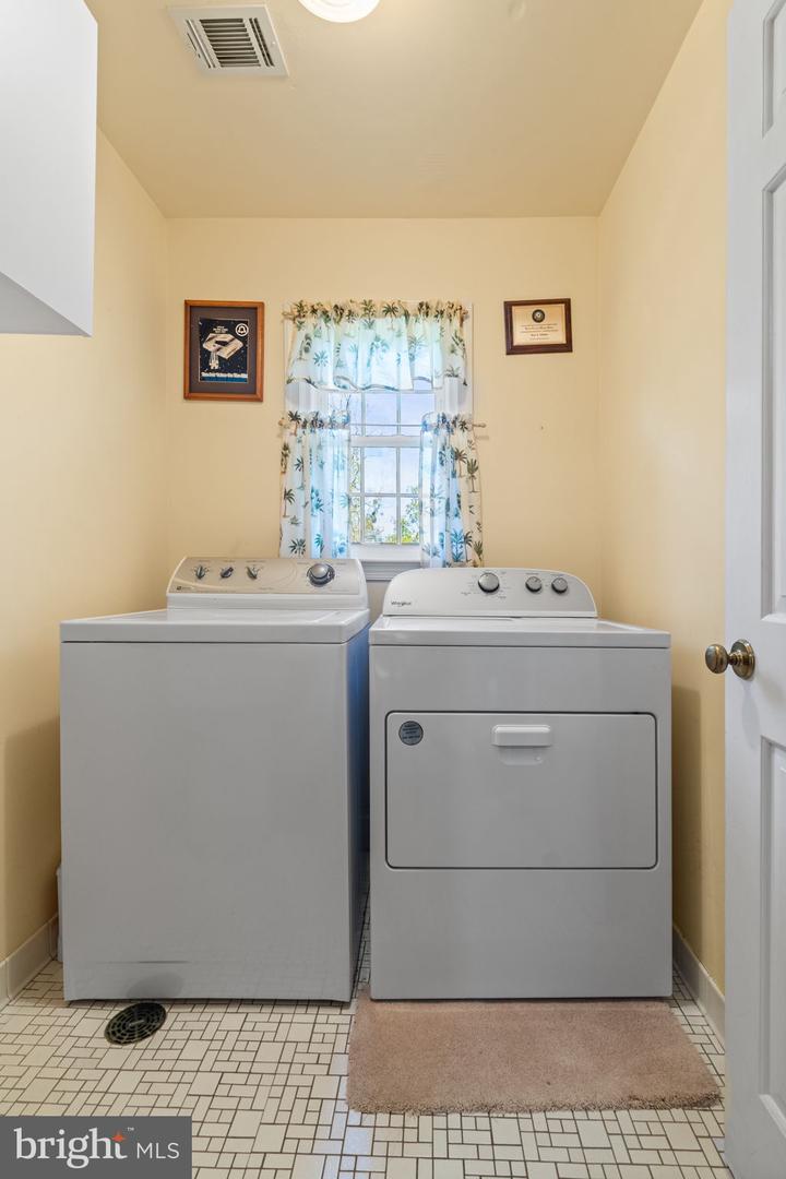 18371 SYDNOR HILL CT, LEESBURG, Virginia 20175, 4 Bedrooms Bedrooms, ,2 BathroomsBathrooms,Residential,For sale,18371 SYDNOR HILL CT,VALO2108180 MLS # VALO2108180