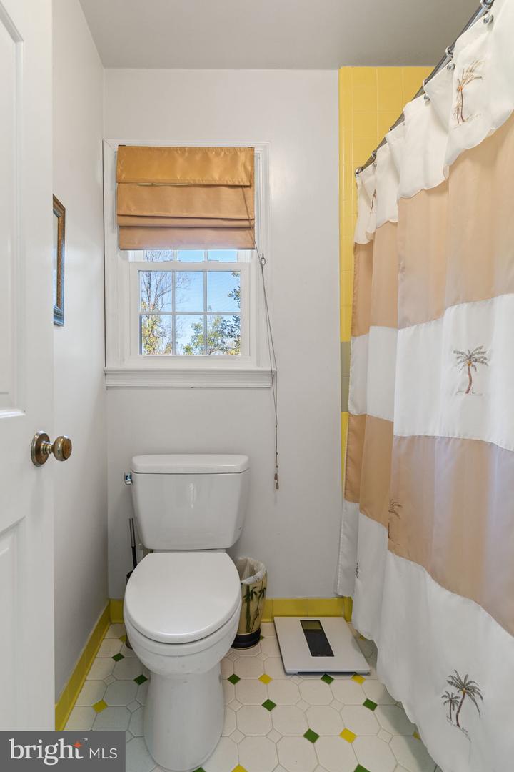 18371 SYDNOR HILL CT, LEESBURG, Virginia 20175, 4 Bedrooms Bedrooms, ,2 BathroomsBathrooms,Residential,For sale,18371 SYDNOR HILL CT,VALO2108180 MLS # VALO2108180