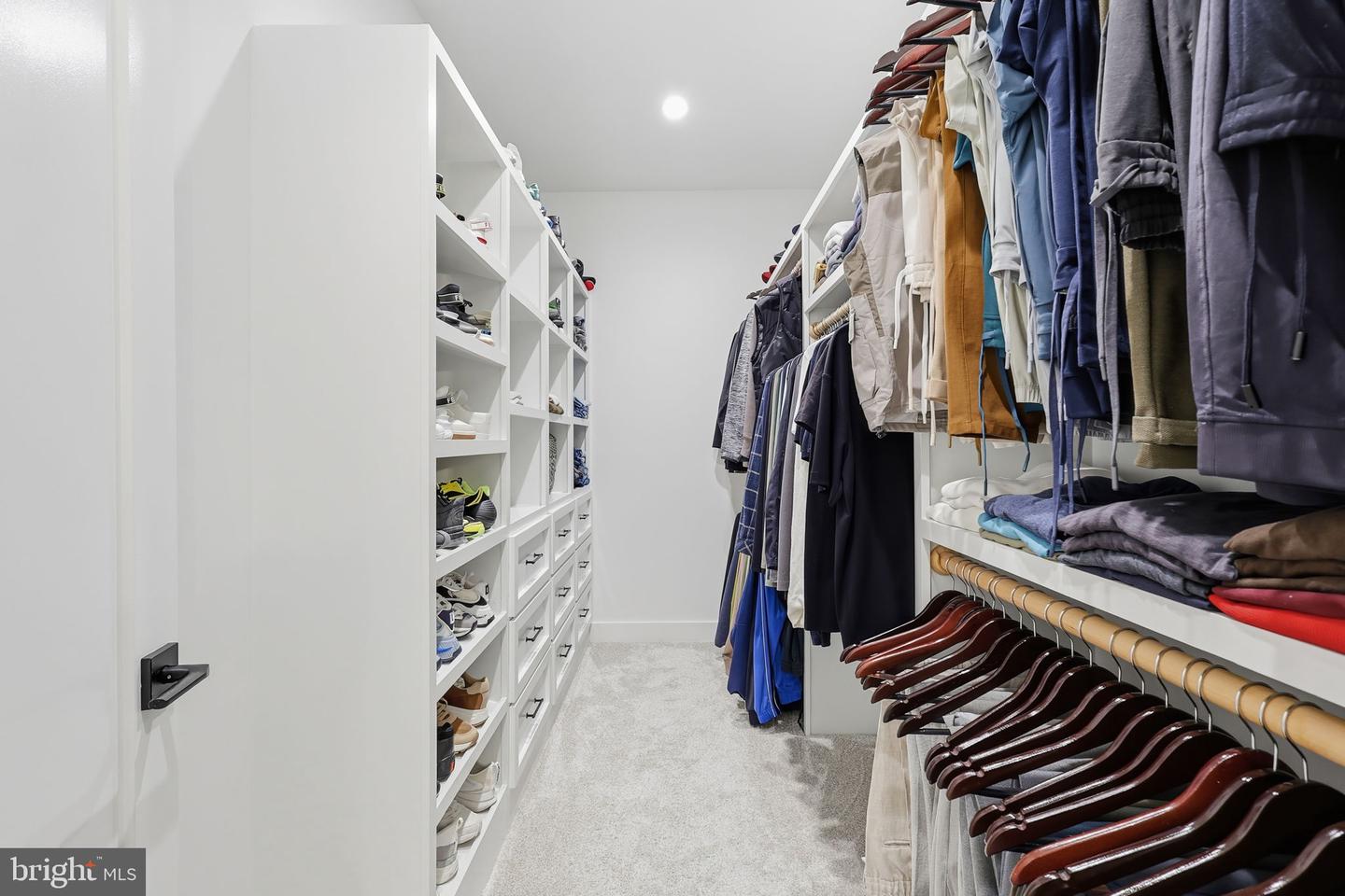 7000 HECTOR RD, MCLEAN, Virginia 22101, 6 Bedrooms Bedrooms, ,6 BathroomsBathrooms,Residential,For sale,7000 HECTOR RD,VAFX2272638 MLS # VAFX2272638