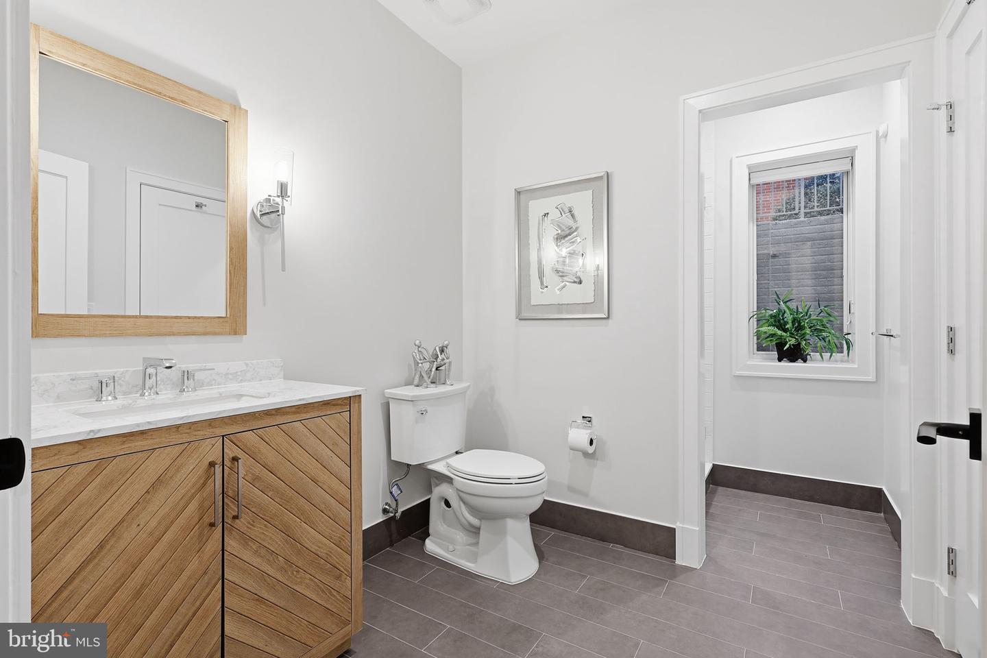 7000 HECTOR RD, MCLEAN, Virginia 22101, 6 Bedrooms Bedrooms, ,6 BathroomsBathrooms,Residential,For sale,7000 HECTOR RD,VAFX2272638 MLS # VAFX2272638