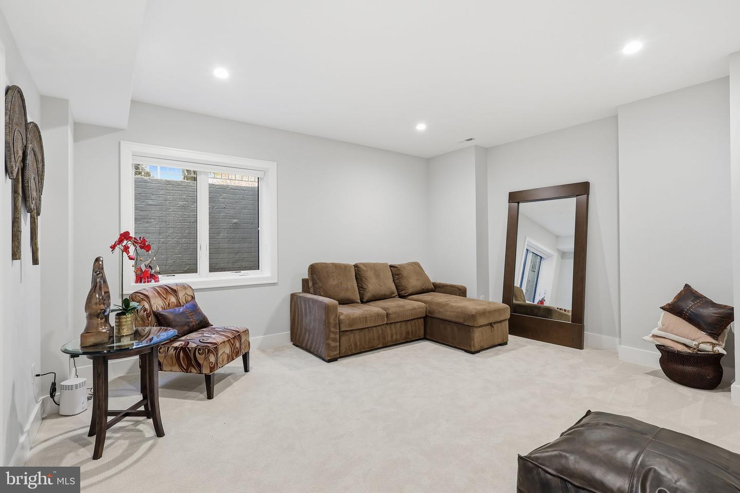 7000 HECTOR RD, MCLEAN, Virginia 22101, 6 Bedrooms Bedrooms, ,6 BathroomsBathrooms,Residential,For sale,7000 HECTOR RD,VAFX2272638 MLS # VAFX2272638