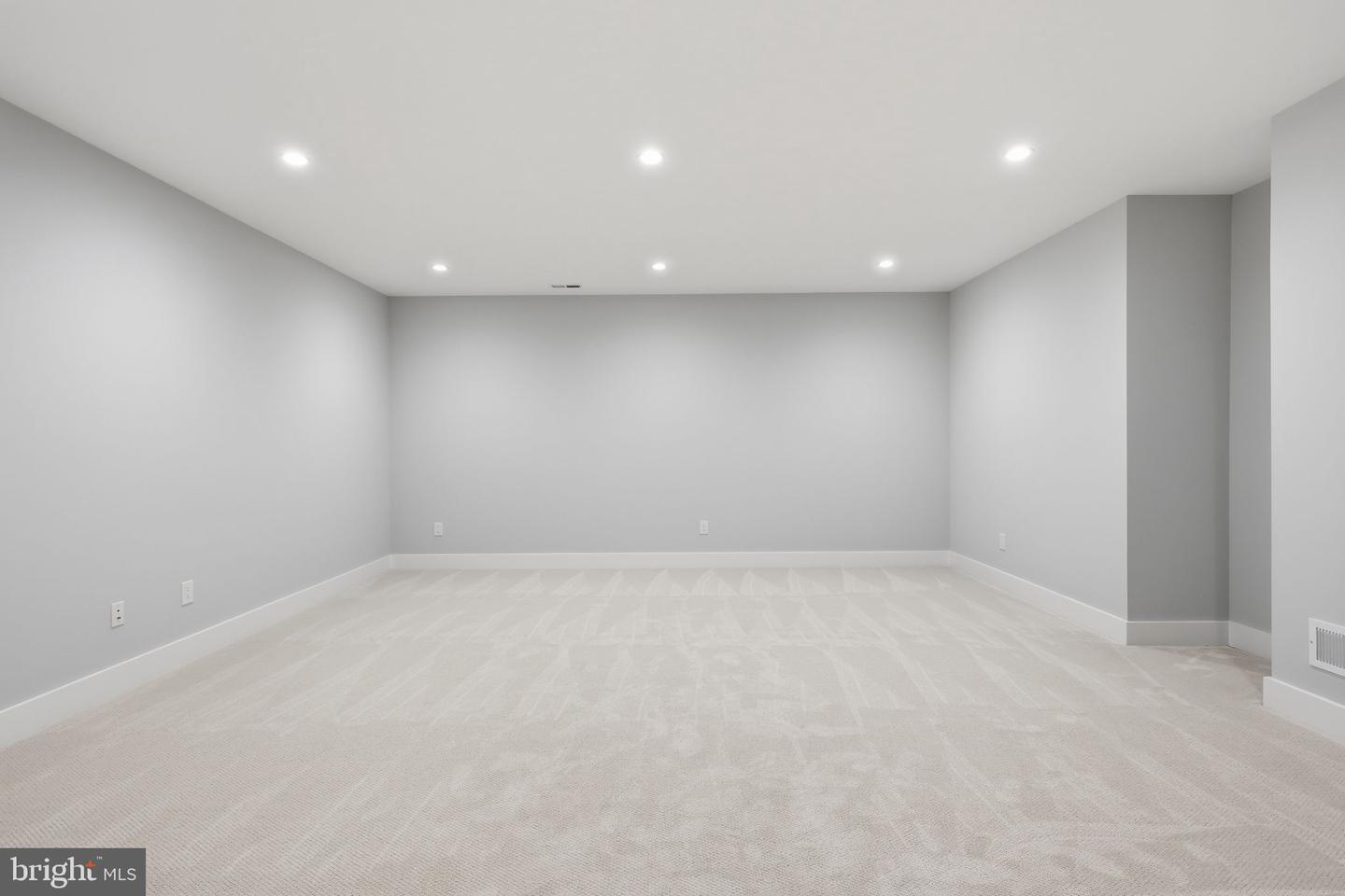 7000 HECTOR RD, MCLEAN, Virginia 22101, 6 Bedrooms Bedrooms, ,6 BathroomsBathrooms,Residential,For sale,7000 HECTOR RD,VAFX2272638 MLS # VAFX2272638