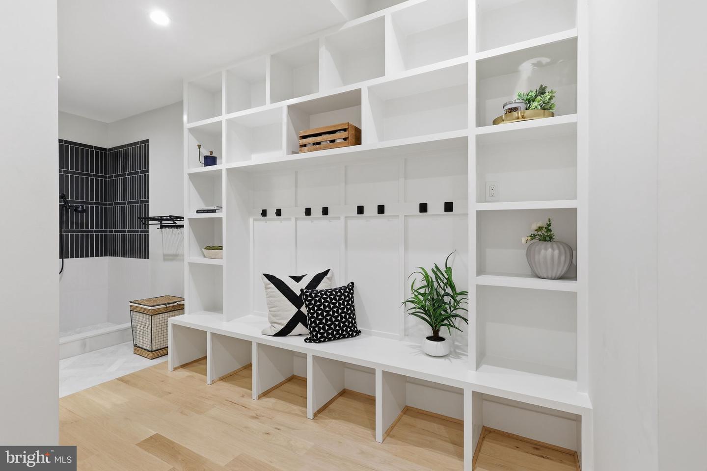 7000 HECTOR RD, MCLEAN, Virginia 22101, 6 Bedrooms Bedrooms, ,6 BathroomsBathrooms,Residential,For sale,7000 HECTOR RD,VAFX2272638 MLS # VAFX2272638