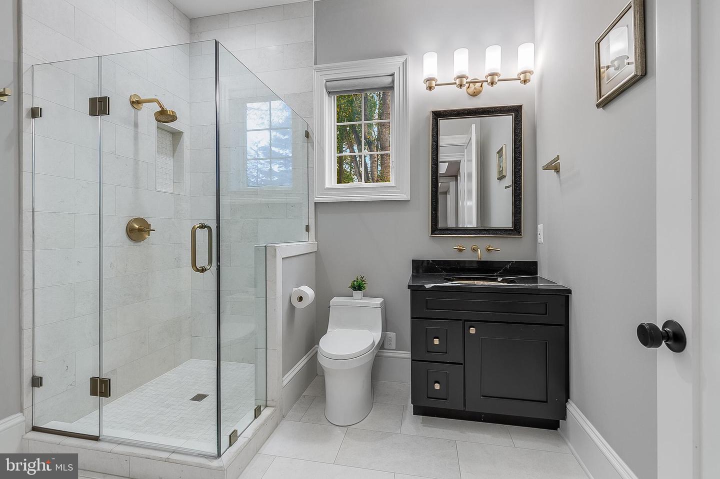 7002 RIVER OAKS DR, MCLEAN, Virginia 22101, 6 Bedrooms Bedrooms, ,6 BathroomsBathrooms,Residential,For sale,7002 RIVER OAKS DR,VAFX2272640 MLS # VAFX2272640
