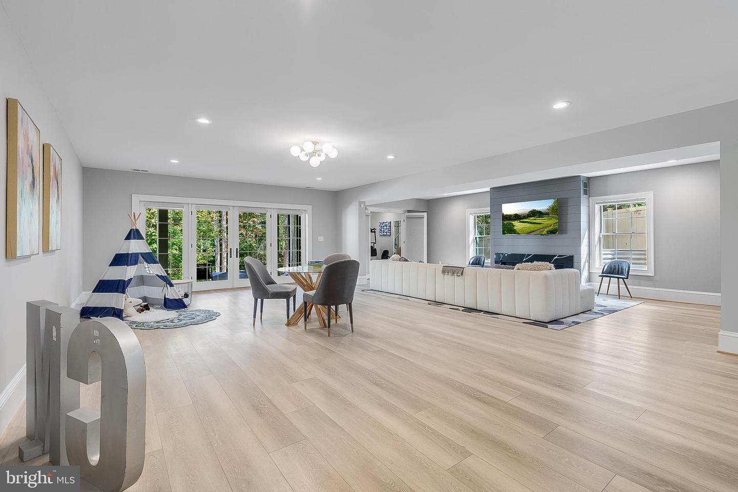 7002 RIVER OAKS DR, MCLEAN, Virginia 22101, 6 Bedrooms Bedrooms, ,6 BathroomsBathrooms,Residential,For sale,7002 RIVER OAKS DR,VAFX2272640 MLS # VAFX2272640
