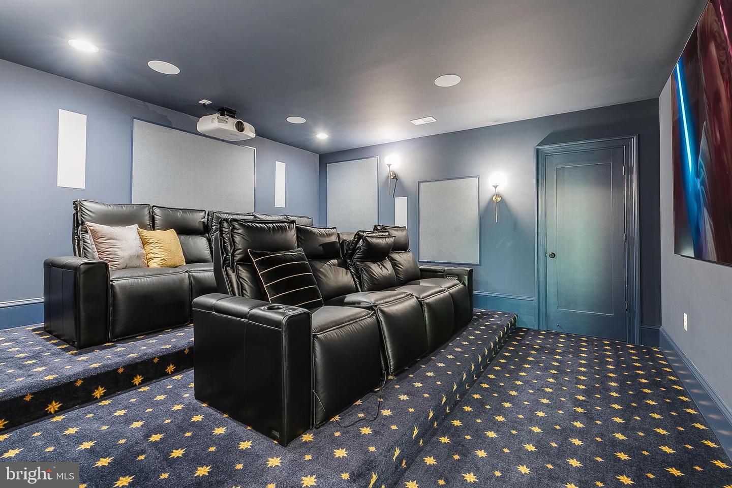 7002 RIVER OAKS DR, MCLEAN, Virginia 22101, 6 Bedrooms Bedrooms, ,6 BathroomsBathrooms,Residential,For sale,7002 RIVER OAKS DR,VAFX2272640 MLS # VAFX2272640