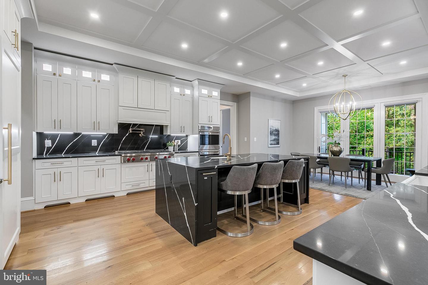 7002 RIVER OAKS DR, MCLEAN, Virginia 22101, 6 Bedrooms Bedrooms, ,6 BathroomsBathrooms,Residential,For sale,7002 RIVER OAKS DR,VAFX2272640 MLS # VAFX2272640