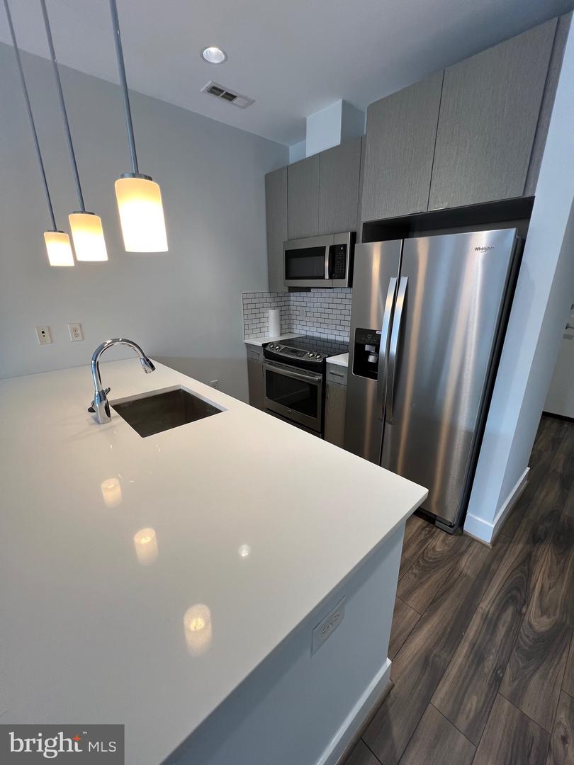 1111 ORREN ST NE #302, WASHINGTON, District Of Columbia 20002, 1 Bedroom Bedrooms, ,1 BathroomBathrooms,Residential,For sale,1111 ORREN ST NE #302,DCDC2225624 MLS # DCDC2225624