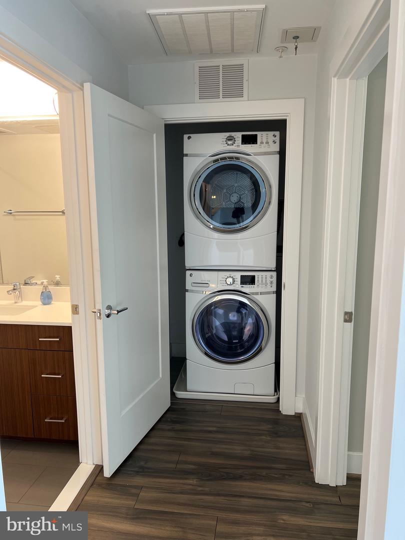 1111 ORREN ST NE #302, WASHINGTON, District Of Columbia 20002, 1 Bedroom Bedrooms, ,1 BathroomBathrooms,Residential,For sale,1111 ORREN ST NE #302,DCDC2225624 MLS # DCDC2225624