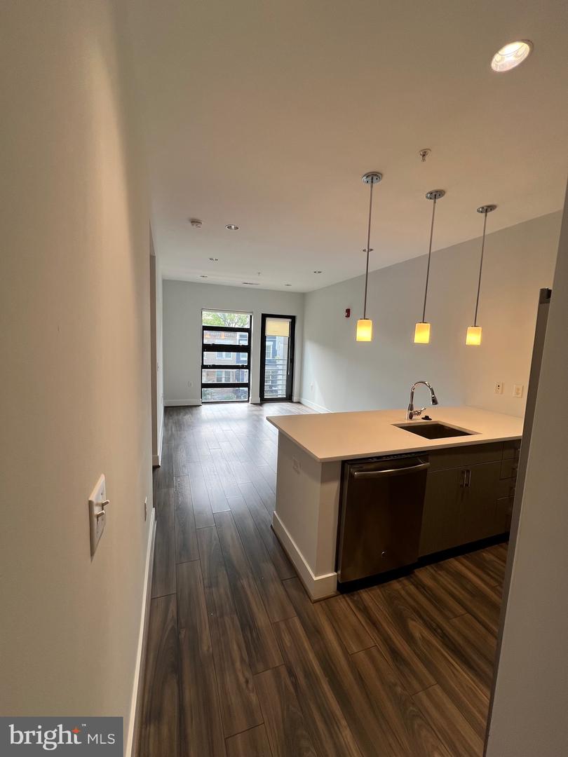 1111 ORREN ST NE #302, WASHINGTON, District Of Columbia 20002, 1 Bedroom Bedrooms, ,1 BathroomBathrooms,Residential,For sale,1111 ORREN ST NE #302,DCDC2225624 MLS # DCDC2225624