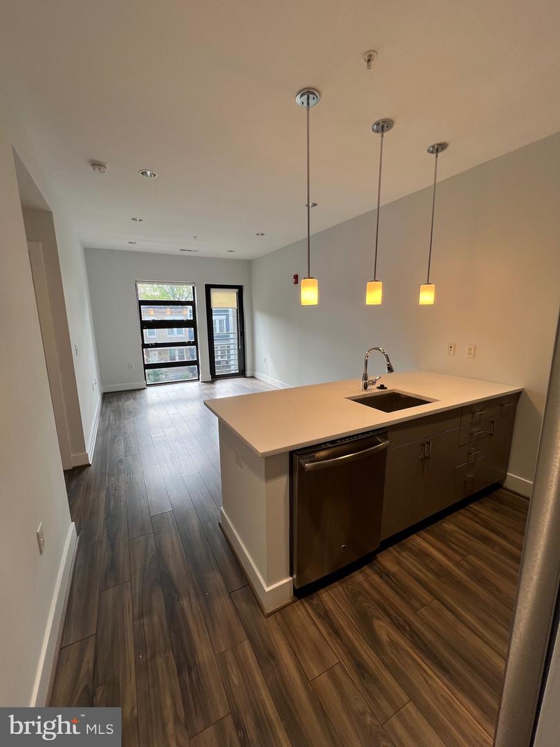 1111 ORREN ST NE #302, WASHINGTON, District Of Columbia 20002, 1 Bedroom Bedrooms, ,1 BathroomBathrooms,Residential,For sale,1111 ORREN ST NE #302,DCDC2225624 MLS # DCDC2225624