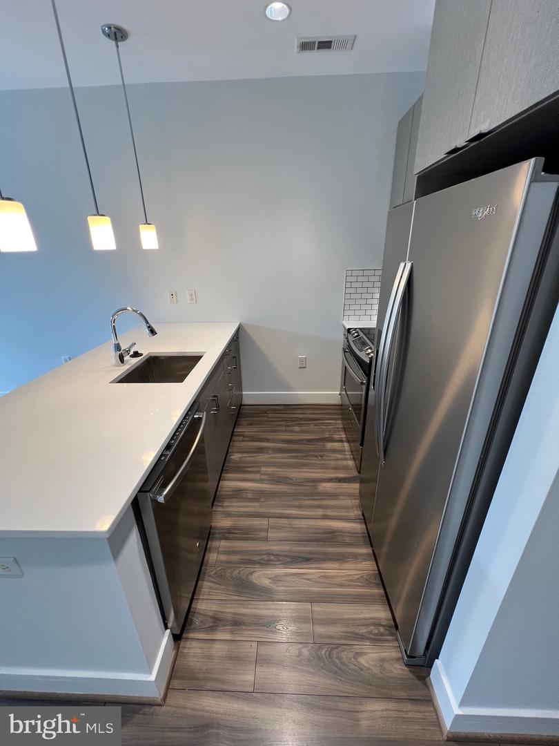 1111 ORREN ST NE #302, WASHINGTON, District Of Columbia 20002, 1 Bedroom Bedrooms, ,1 BathroomBathrooms,Residential,For sale,1111 ORREN ST NE #302,DCDC2225624 MLS # DCDC2225624