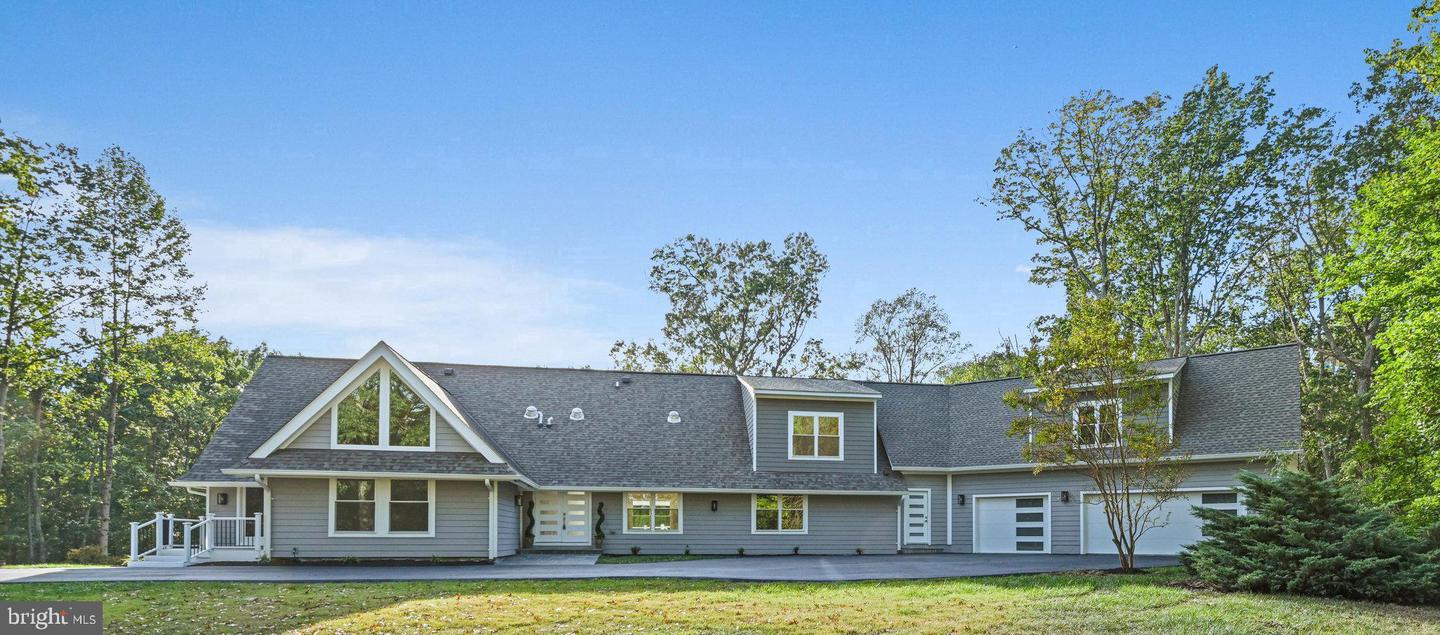 10900 HUNTER STATION RD, VIENNA, Virginia 22181, 4 Bedrooms Bedrooms, ,7 BathroomsBathrooms,Residential,For sale,10900 HUNTER STATION RD,VAFX2272866 MLS # VAFX2272866