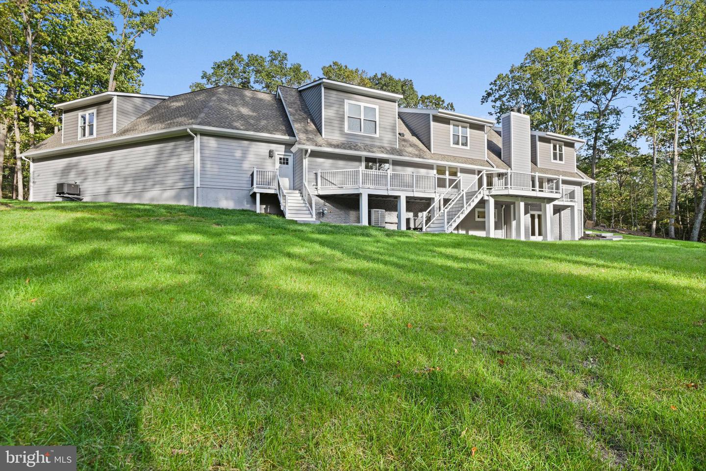10900 HUNTER STATION RD, VIENNA, Virginia 22181, 4 Bedrooms Bedrooms, ,7 BathroomsBathrooms,Residential,For sale,10900 HUNTER STATION RD,VAFX2272866 MLS # VAFX2272866