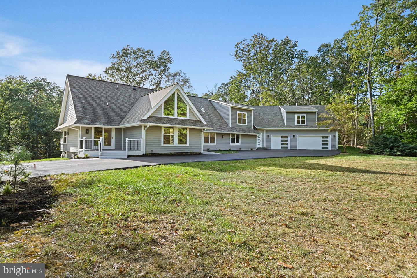 10900 HUNTER STATION RD, VIENNA, Virginia 22181, 4 Bedrooms Bedrooms, ,7 BathroomsBathrooms,Residential,For sale,10900 HUNTER STATION RD,VAFX2272866 MLS # VAFX2272866