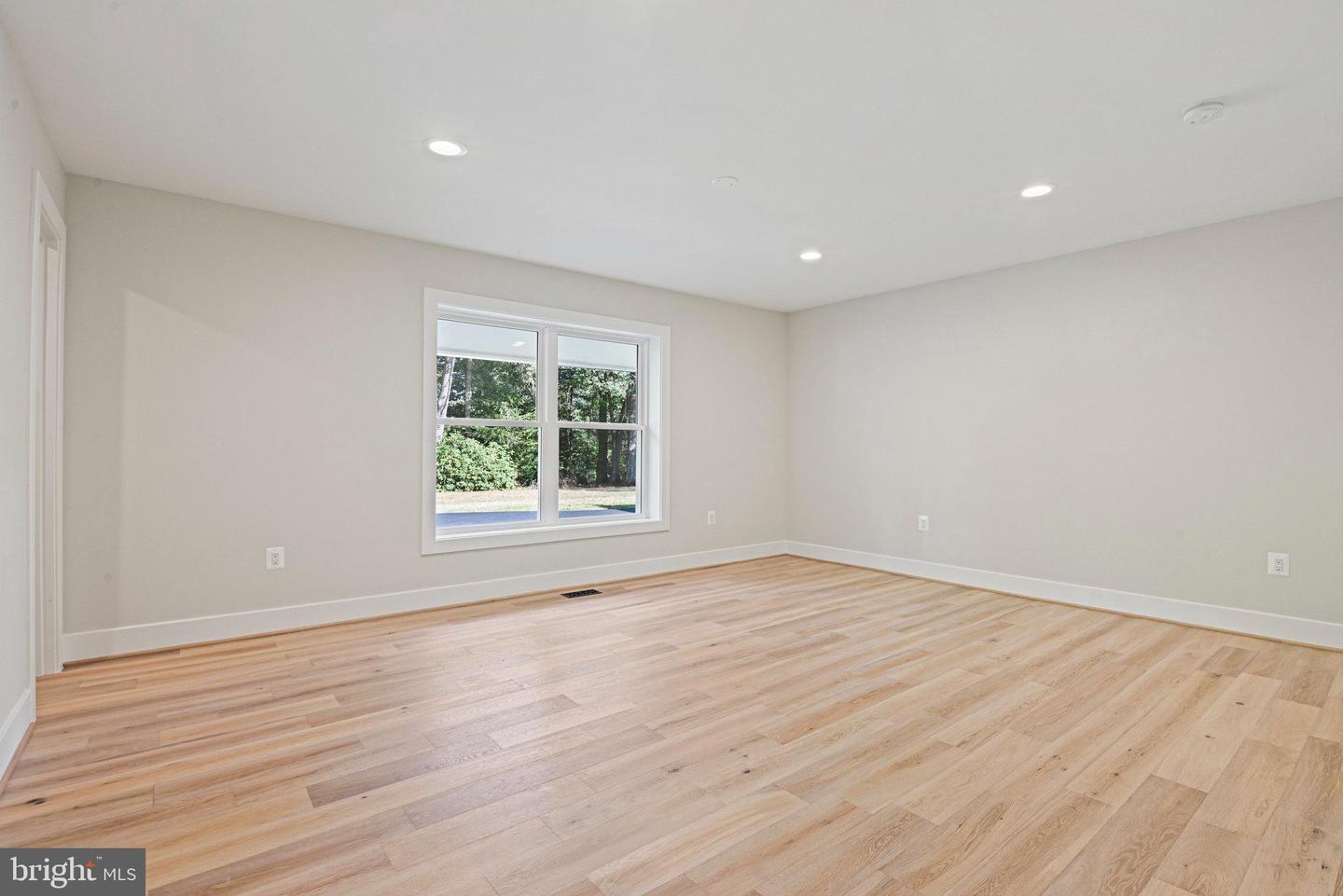 10900 HUNTER STATION RD, VIENNA, Virginia 22181, 4 Bedrooms Bedrooms, ,7 BathroomsBathrooms,Residential,For sale,10900 HUNTER STATION RD,VAFX2272866 MLS # VAFX2272866