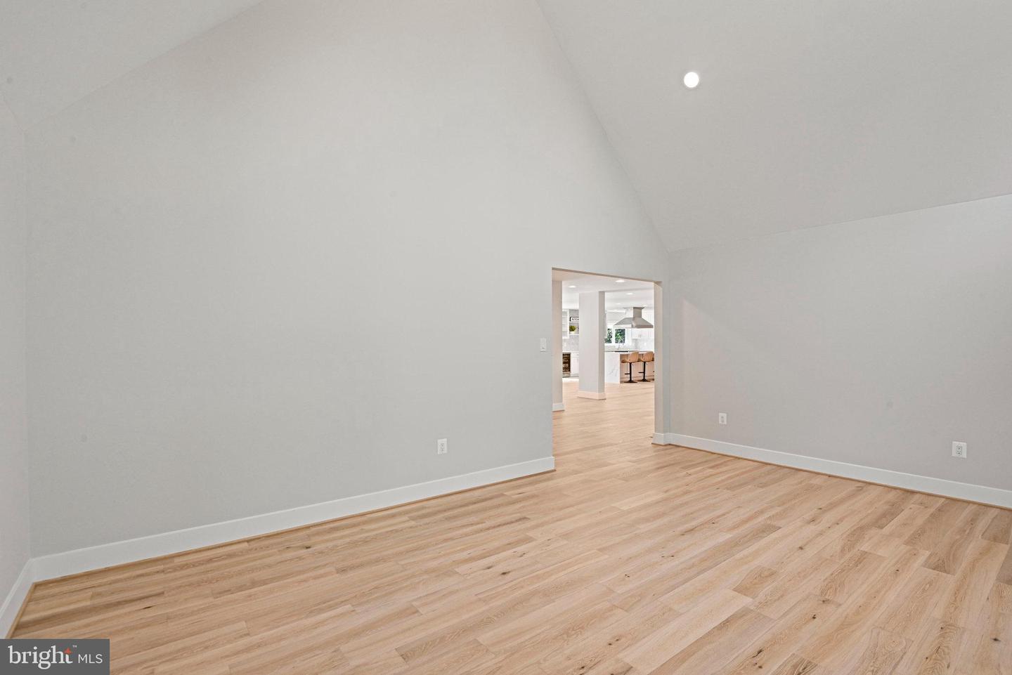 10900 HUNTER STATION RD, VIENNA, Virginia 22181, 4 Bedrooms Bedrooms, ,7 BathroomsBathrooms,Residential,For sale,10900 HUNTER STATION RD,VAFX2272866 MLS # VAFX2272866