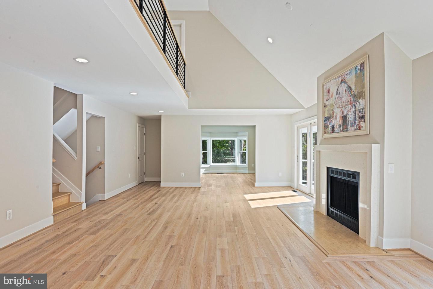 10900 HUNTER STATION RD, VIENNA, Virginia 22181, 4 Bedrooms Bedrooms, ,7 BathroomsBathrooms,Residential,For sale,10900 HUNTER STATION RD,VAFX2272866 MLS # VAFX2272866
