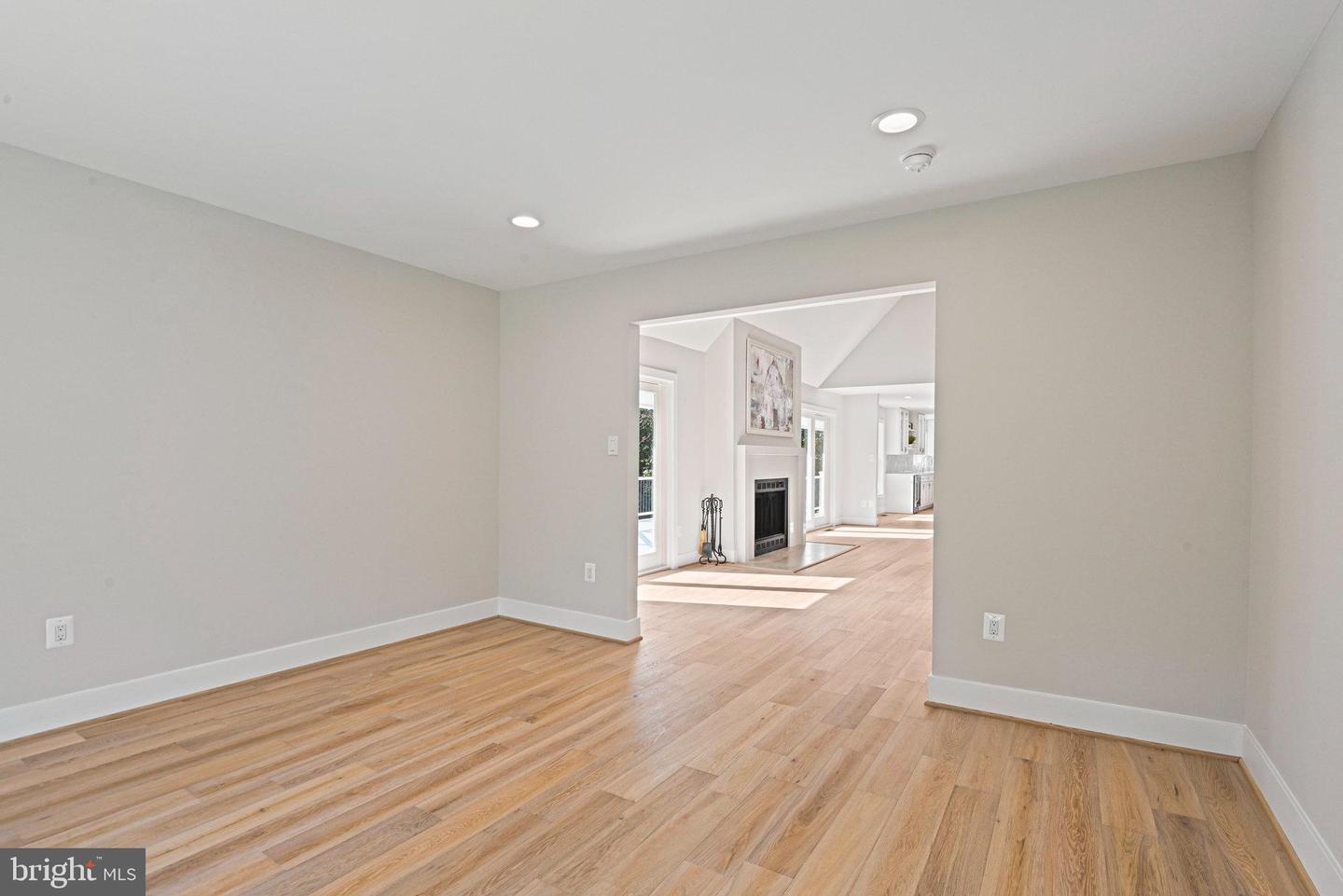 10900 HUNTER STATION RD, VIENNA, Virginia 22181, 4 Bedrooms Bedrooms, ,7 BathroomsBathrooms,Residential,For sale,10900 HUNTER STATION RD,VAFX2272866 MLS # VAFX2272866