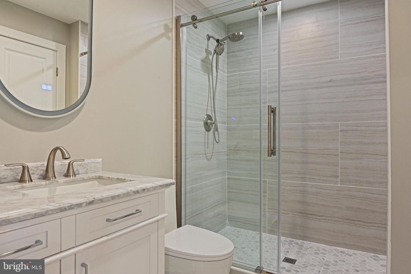 10900 HUNTER STATION RD, VIENNA, Virginia 22181, 4 Bedrooms Bedrooms, ,7 BathroomsBathrooms,Residential,For sale,10900 HUNTER STATION RD,VAFX2272866 MLS # VAFX2272866