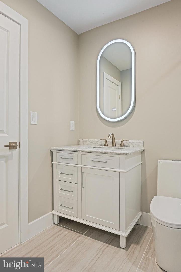 10900 HUNTER STATION RD, VIENNA, Virginia 22181, 4 Bedrooms Bedrooms, ,7 BathroomsBathrooms,Residential,For sale,10900 HUNTER STATION RD,VAFX2272866 MLS # VAFX2272866