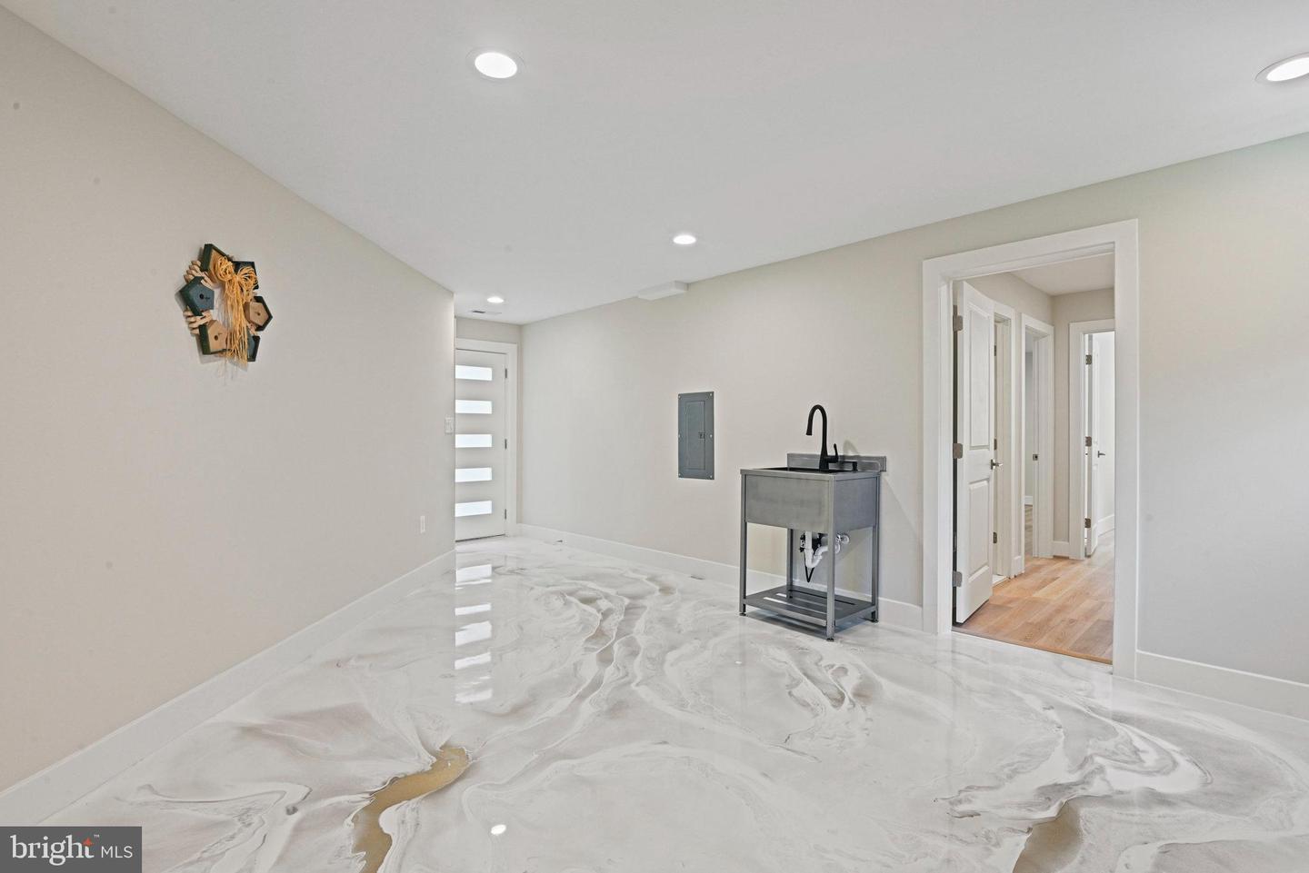 10900 HUNTER STATION RD, VIENNA, Virginia 22181, 4 Bedrooms Bedrooms, ,7 BathroomsBathrooms,Residential,For sale,10900 HUNTER STATION RD,VAFX2272866 MLS # VAFX2272866