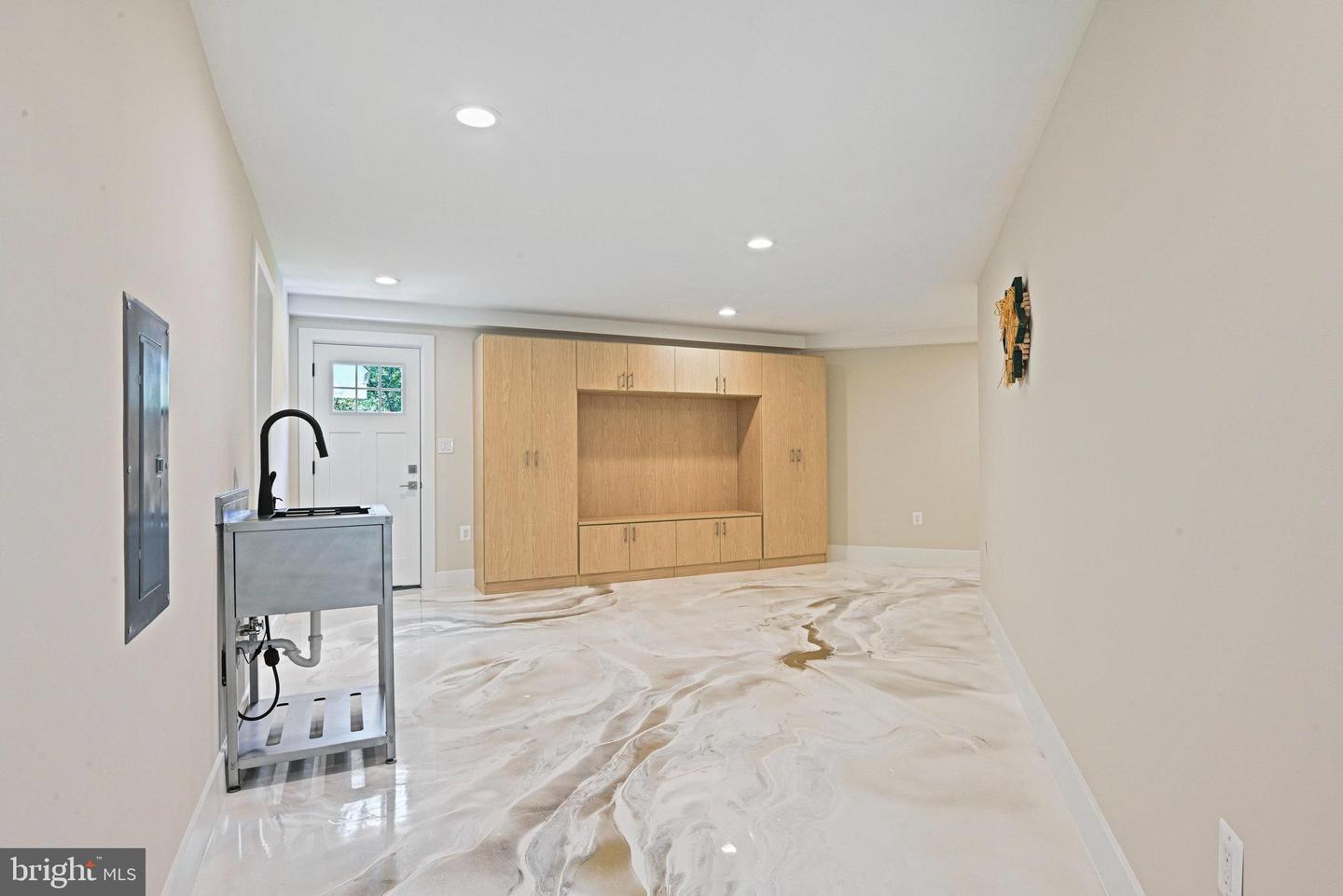 10900 HUNTER STATION RD, VIENNA, Virginia 22181, 4 Bedrooms Bedrooms, ,7 BathroomsBathrooms,Residential,For sale,10900 HUNTER STATION RD,VAFX2272866 MLS # VAFX2272866