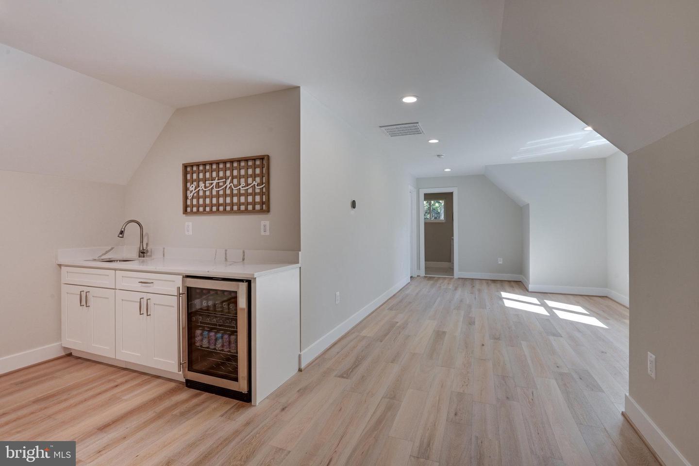 10900 HUNTER STATION RD, VIENNA, Virginia 22181, 4 Bedrooms Bedrooms, ,7 BathroomsBathrooms,Residential,For sale,10900 HUNTER STATION RD,VAFX2272866 MLS # VAFX2272866