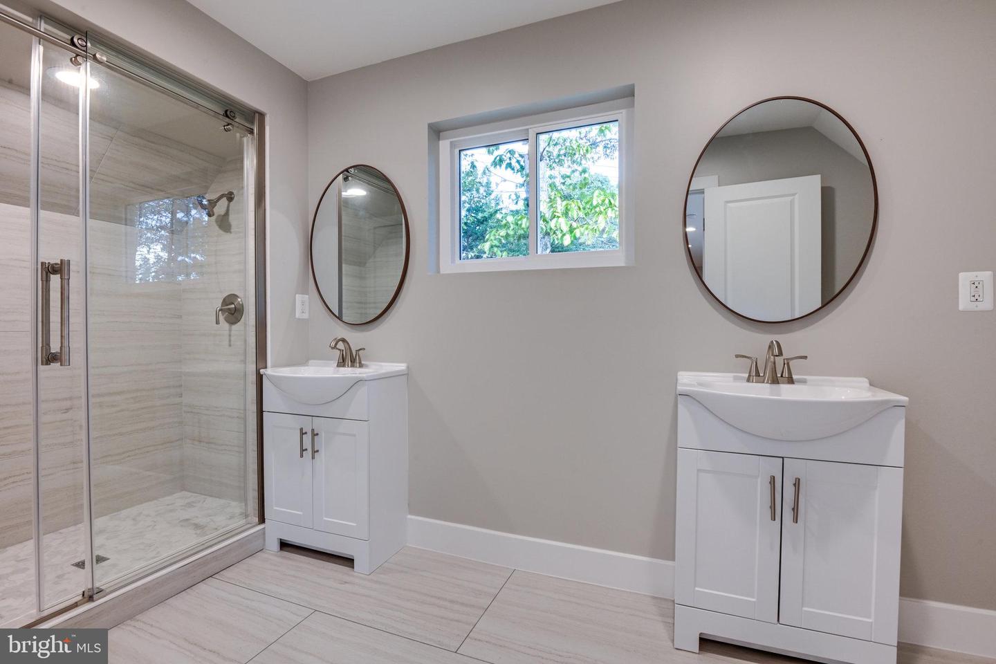 10900 HUNTER STATION RD, VIENNA, Virginia 22181, 4 Bedrooms Bedrooms, ,7 BathroomsBathrooms,Residential,For sale,10900 HUNTER STATION RD,VAFX2272866 MLS # VAFX2272866