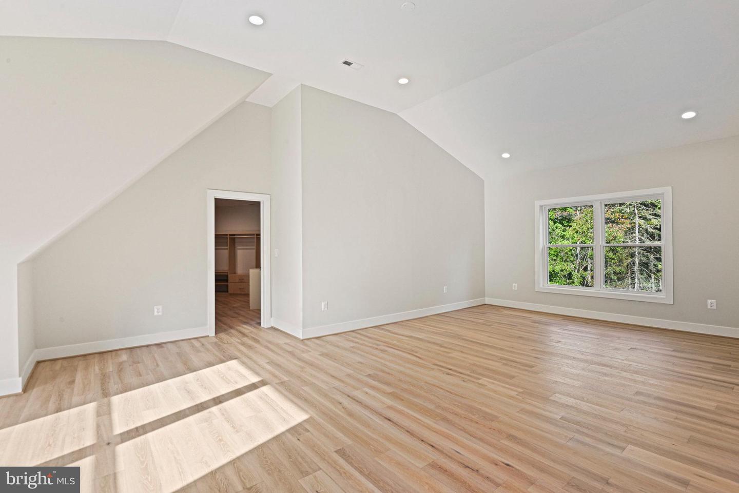 10900 HUNTER STATION RD, VIENNA, Virginia 22181, 4 Bedrooms Bedrooms, ,7 BathroomsBathrooms,Residential,For sale,10900 HUNTER STATION RD,VAFX2272866 MLS # VAFX2272866