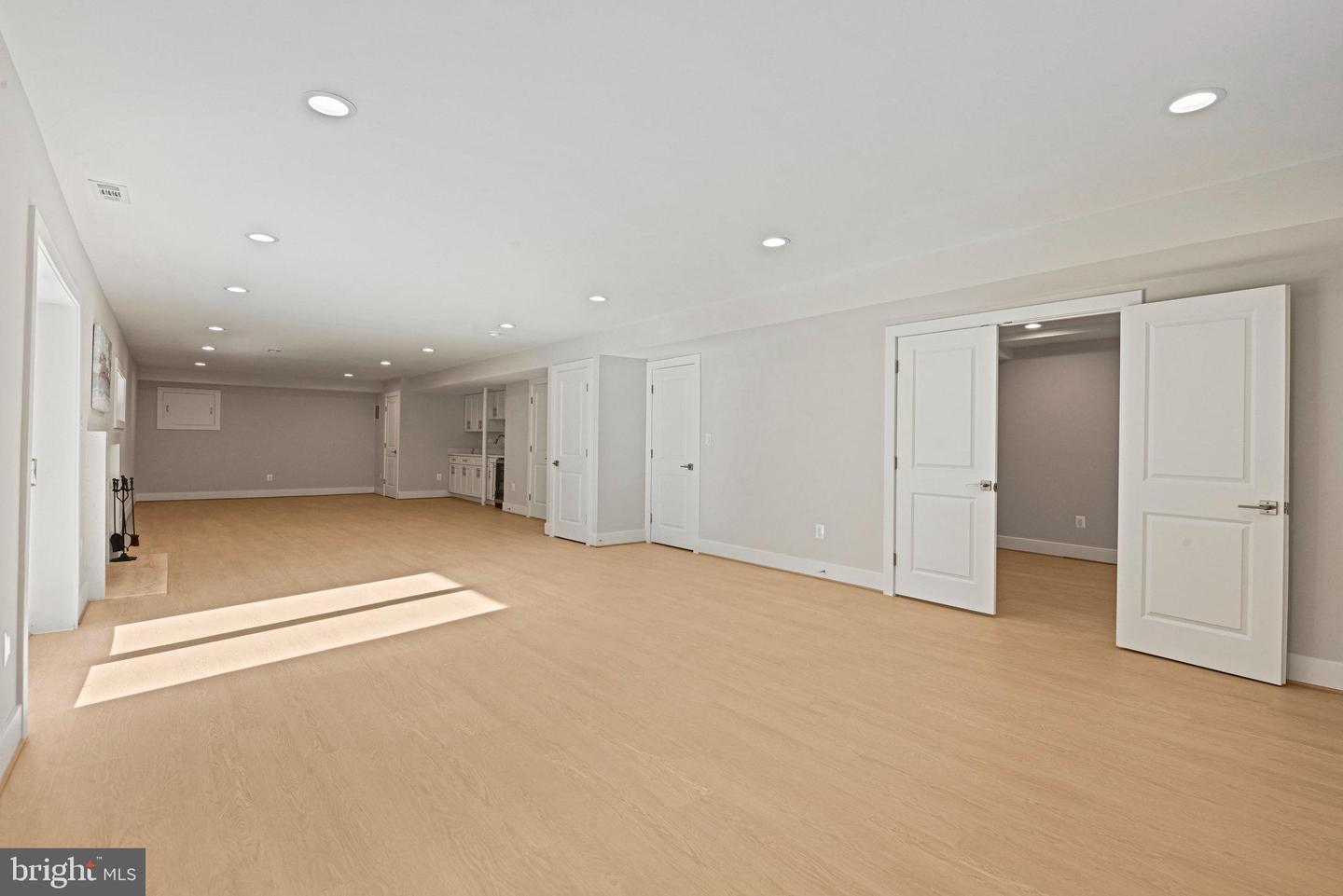 10900 HUNTER STATION RD, VIENNA, Virginia 22181, 4 Bedrooms Bedrooms, ,7 BathroomsBathrooms,Residential,For sale,10900 HUNTER STATION RD,VAFX2272866 MLS # VAFX2272866