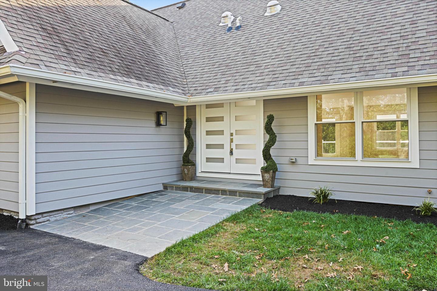 10900 HUNTER STATION RD, VIENNA, Virginia 22181, 4 Bedrooms Bedrooms, ,7 BathroomsBathrooms,Residential,For sale,10900 HUNTER STATION RD,VAFX2272866 MLS # VAFX2272866