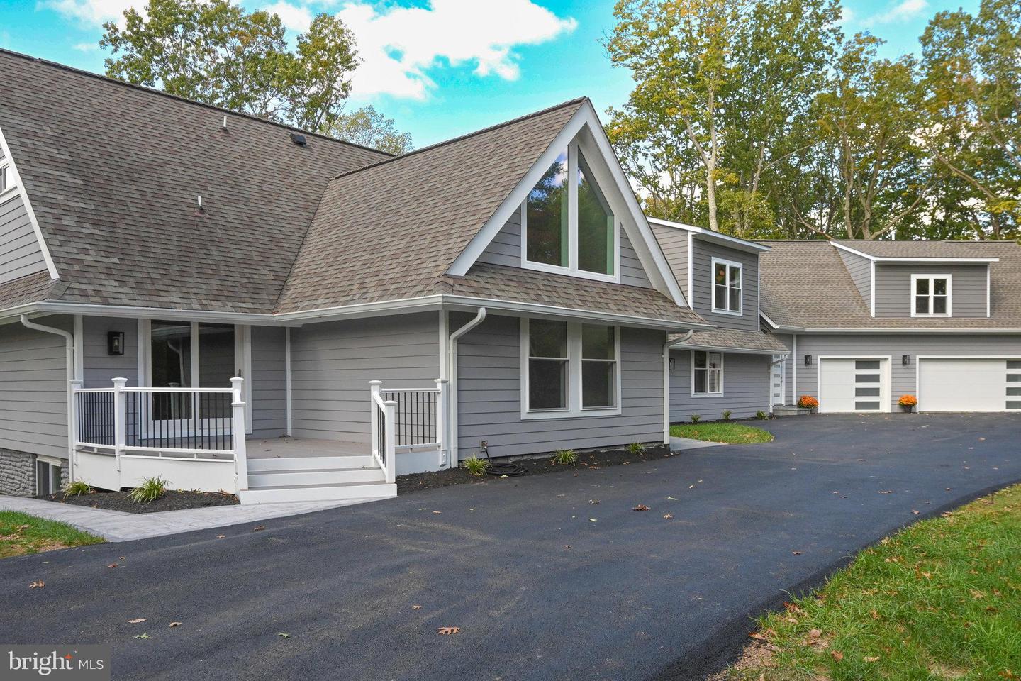 10900 HUNTER STATION RD, VIENNA, Virginia 22181, 4 Bedrooms Bedrooms, ,7 BathroomsBathrooms,Residential,For sale,10900 HUNTER STATION RD,VAFX2272866 MLS # VAFX2272866