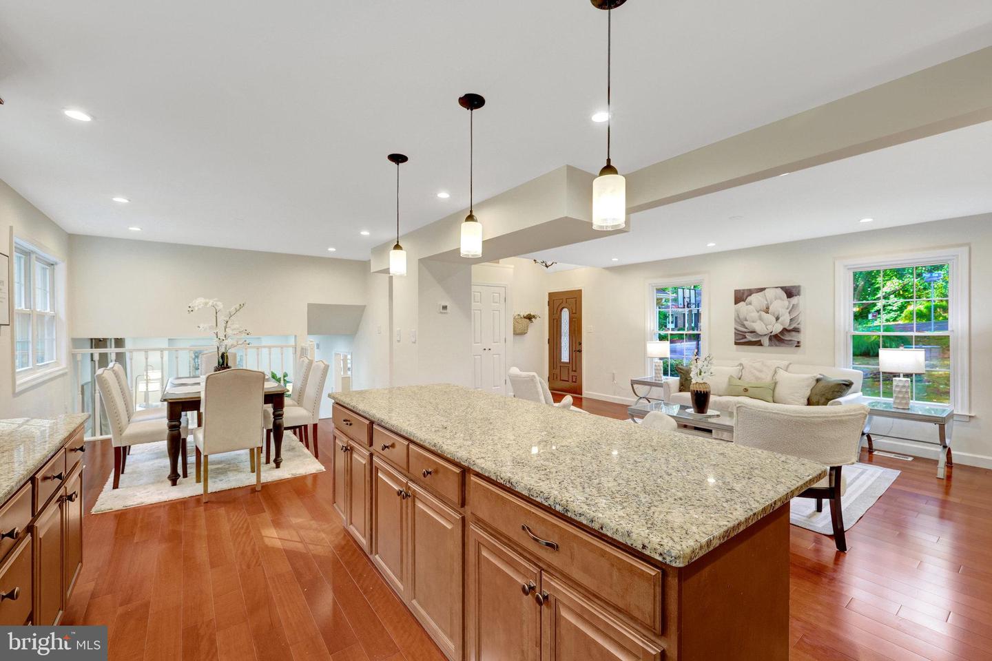 1827 POST OAK TRL, RESTON, Virginia 20191, 5 Bedrooms Bedrooms, ,3 BathroomsBathrooms,Residential,For sale,1827 POST OAK TRL,VAFX2272944 MLS # VAFX2272944