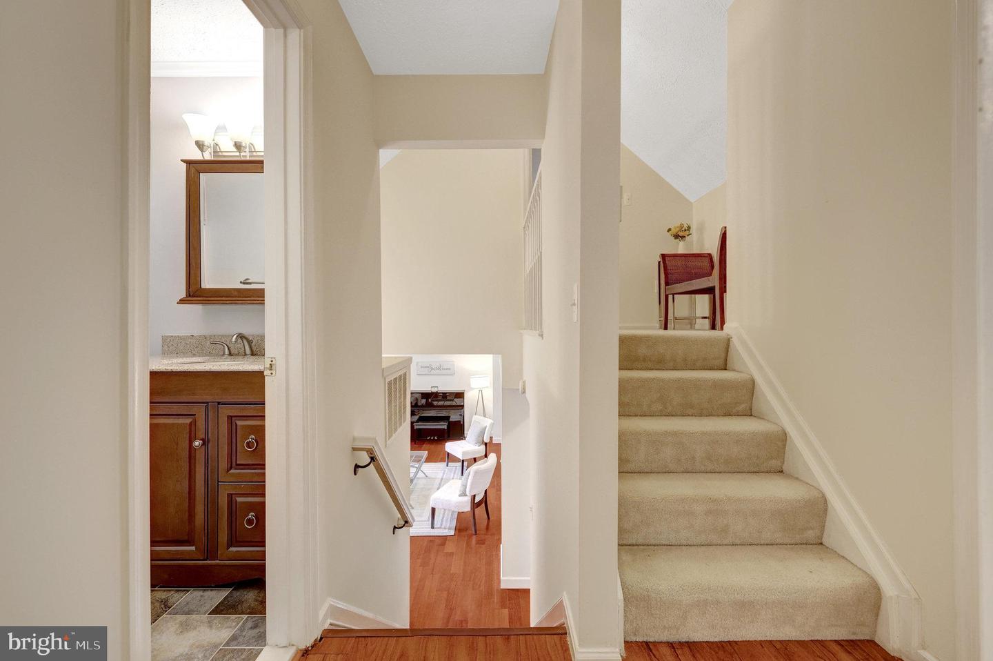 1827 POST OAK TRL, RESTON, Virginia 20191, 5 Bedrooms Bedrooms, ,3 BathroomsBathrooms,Residential,For sale,1827 POST OAK TRL,VAFX2272944 MLS # VAFX2272944