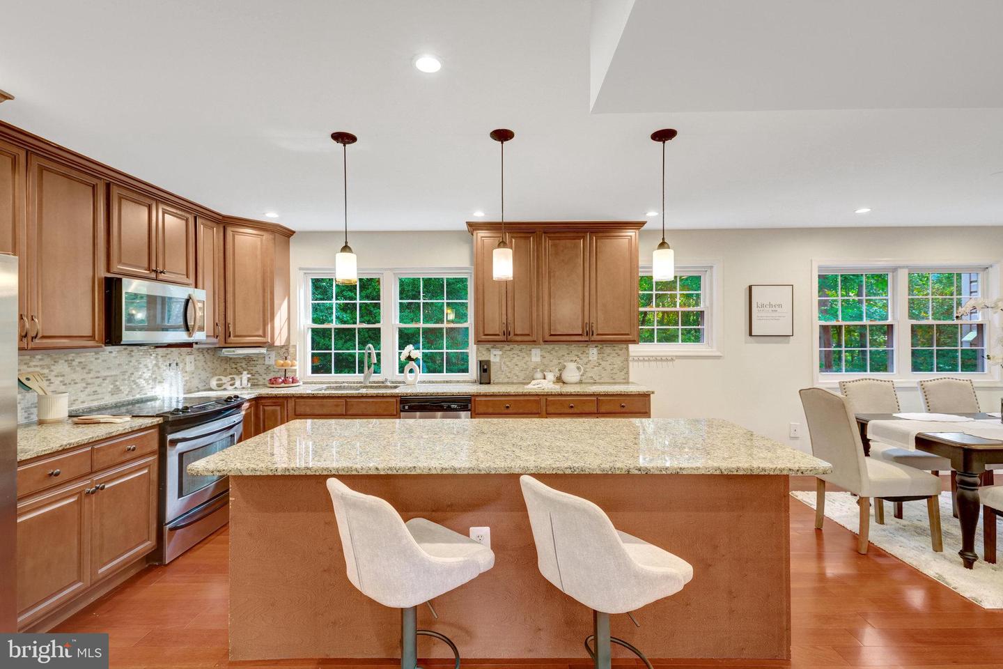 1827 POST OAK TRL, RESTON, Virginia 20191, 5 Bedrooms Bedrooms, ,3 BathroomsBathrooms,Residential,For sale,1827 POST OAK TRL,VAFX2272944 MLS # VAFX2272944