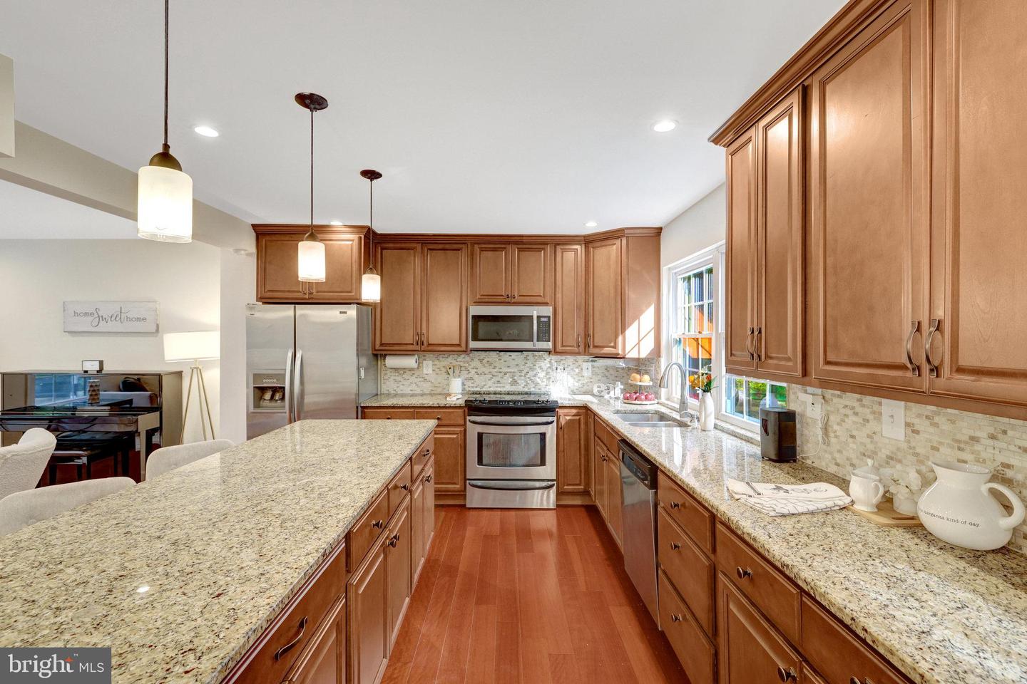 1827 POST OAK TRL, RESTON, Virginia 20191, 5 Bedrooms Bedrooms, ,3 BathroomsBathrooms,Residential,For sale,1827 POST OAK TRL,VAFX2272944 MLS # VAFX2272944