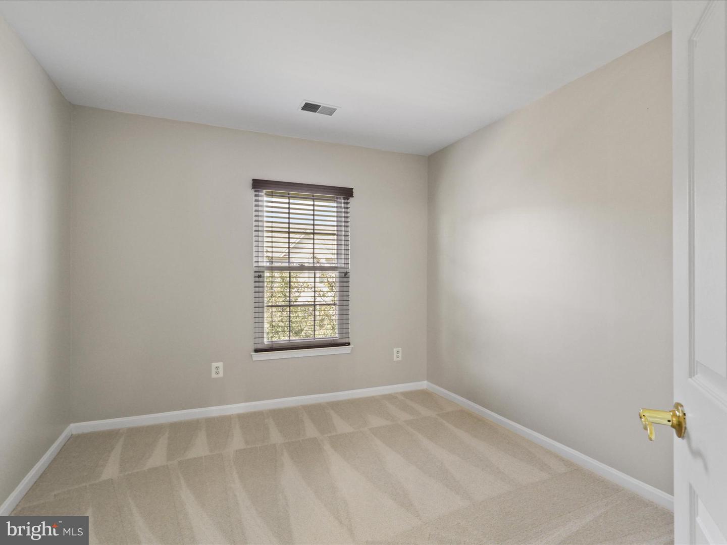 18788 TRIDENT SQ, LEESBURG, Virginia 20176, 3 Bedrooms Bedrooms, ,2 BathroomsBathrooms,Residential,For sale,18788 TRIDENT SQ,VALO2108510 MLS # VALO2108510
