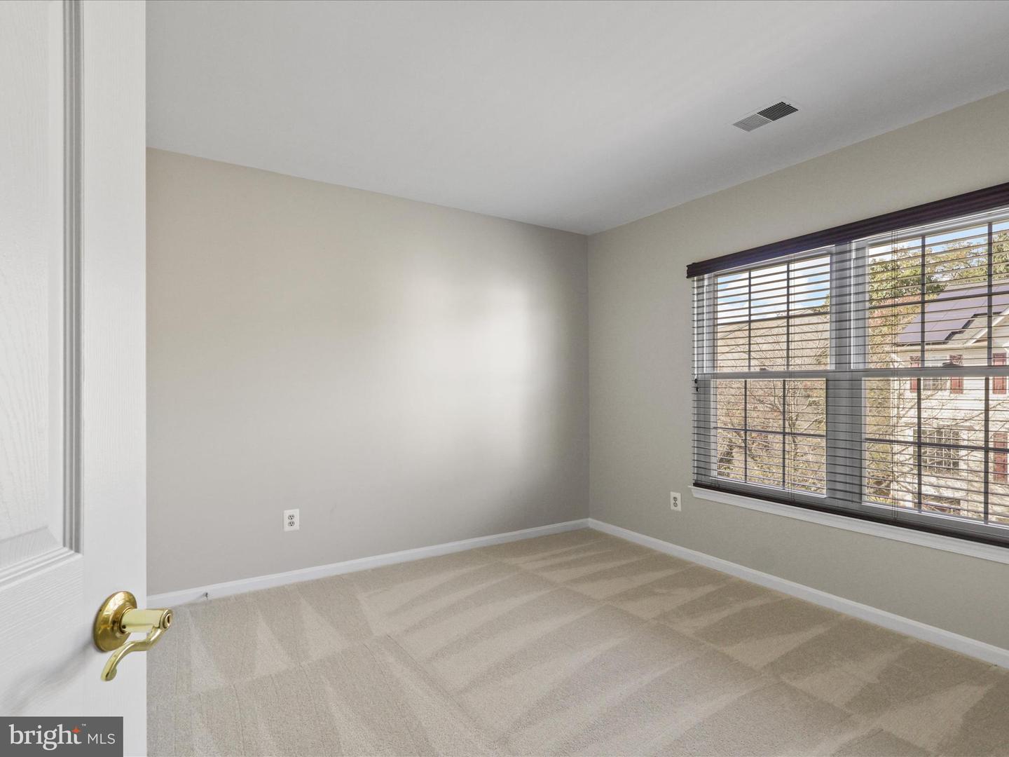 18788 TRIDENT SQ, LEESBURG, Virginia 20176, 3 Bedrooms Bedrooms, ,2 BathroomsBathrooms,Residential,For sale,18788 TRIDENT SQ,VALO2108510 MLS # VALO2108510