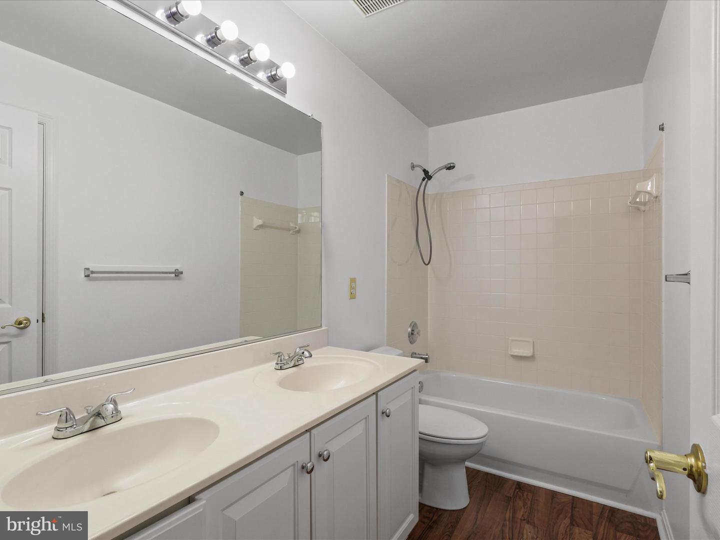 18788 TRIDENT SQ, LEESBURG, Virginia 20176, 3 Bedrooms Bedrooms, ,2 BathroomsBathrooms,Residential,For sale,18788 TRIDENT SQ,VALO2108510 MLS # VALO2108510