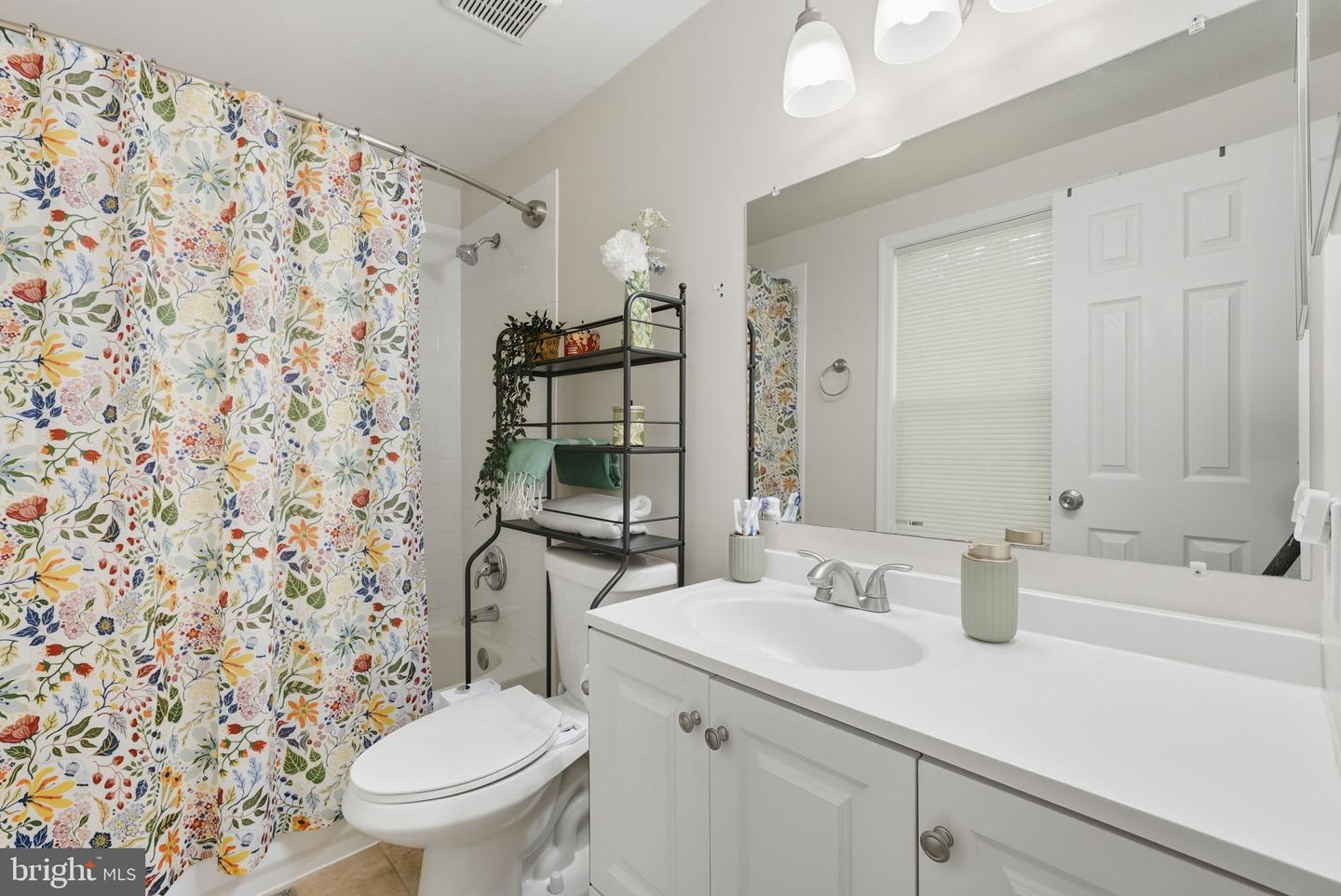 5809 WOOD POPPY CT, BURKE, Virginia 22015, 3 Bedrooms Bedrooms, ,2 BathroomsBathrooms,Residential,For sale,5809 WOOD POPPY CT,VAFX2273454 MLS # VAFX2273454