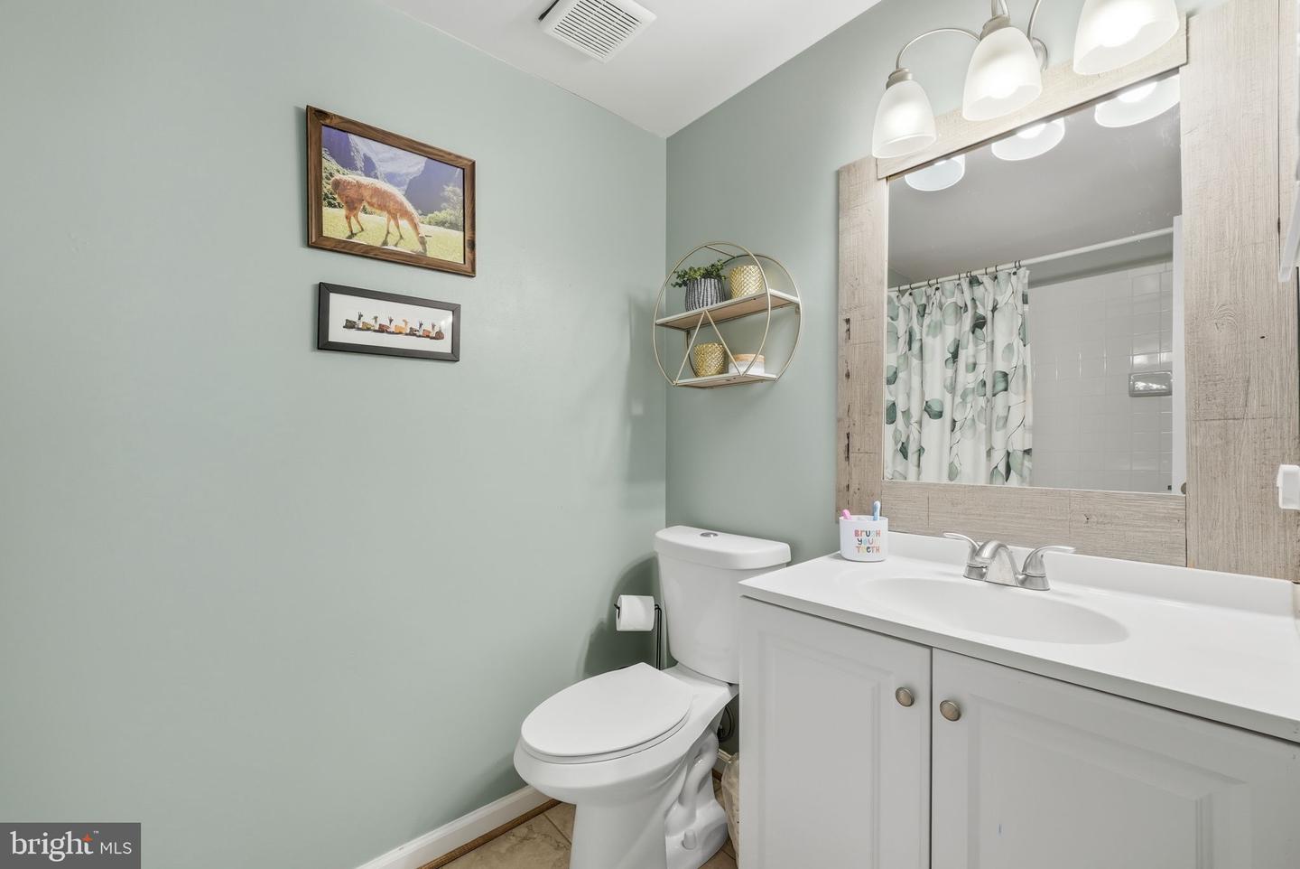 5809 WOOD POPPY CT, BURKE, Virginia 22015, 3 Bedrooms Bedrooms, ,2 BathroomsBathrooms,Residential,For sale,5809 WOOD POPPY CT,VAFX2273454 MLS # VAFX2273454