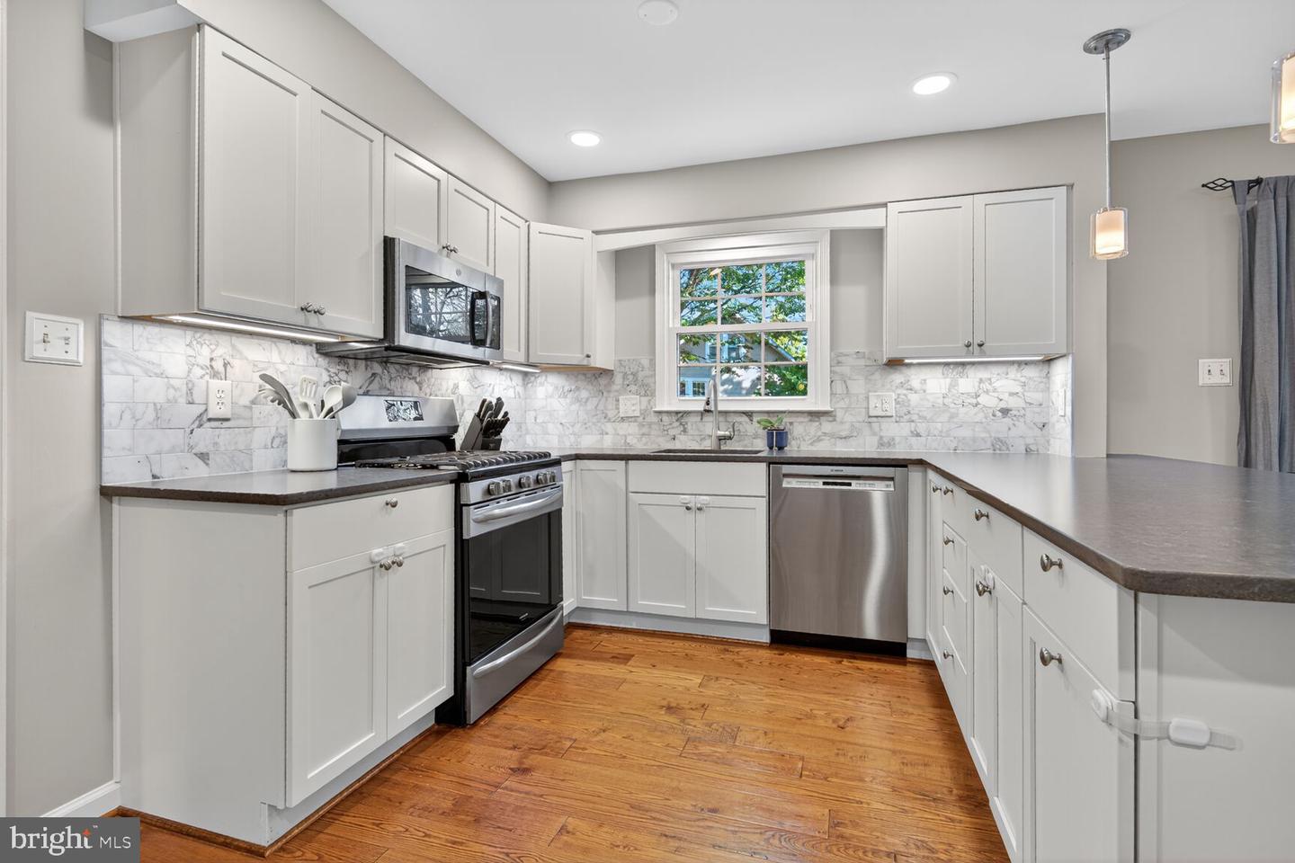 2607 WASHINGTON BLVD, ARLINGTON, Virginia 22201, 3 Bedrooms Bedrooms, ,2 BathroomsBathrooms,Residential,For sale,2607 WASHINGTON BLVD,VAAR2064764 MLS # VAAR2064764