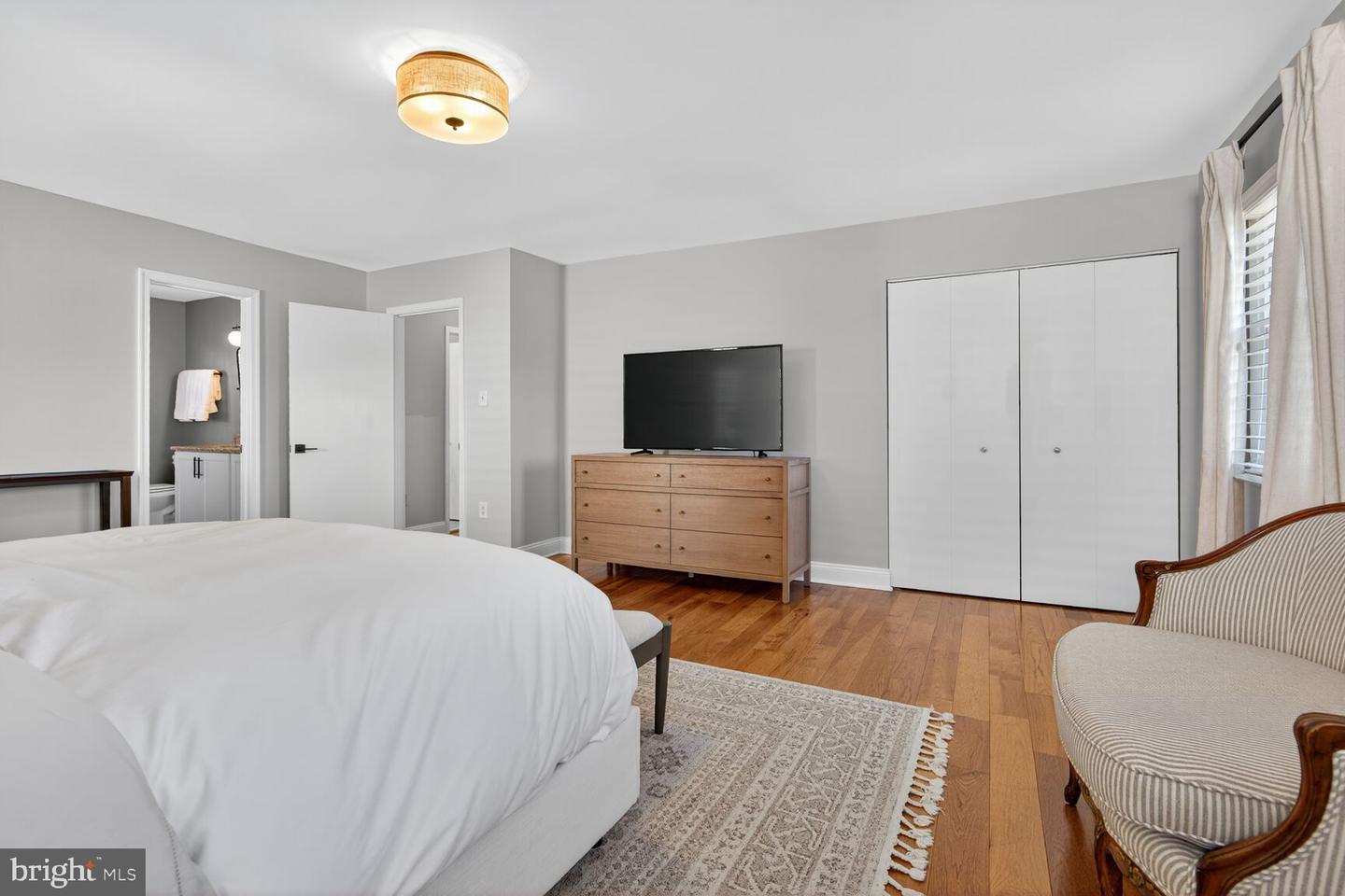 2607 WASHINGTON BLVD, ARLINGTON, Virginia 22201, 3 Bedrooms Bedrooms, ,2 BathroomsBathrooms,Residential,For sale,2607 WASHINGTON BLVD,VAAR2064764 MLS # VAAR2064764