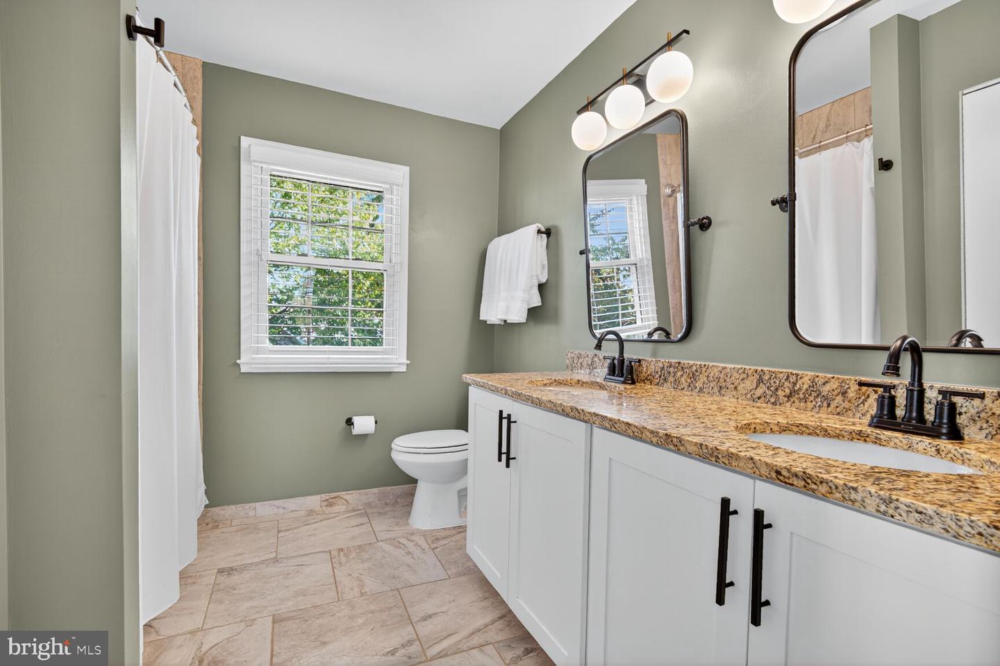 2607 WASHINGTON BLVD, ARLINGTON, Virginia 22201, 3 Bedrooms Bedrooms, ,2 BathroomsBathrooms,Residential,For sale,2607 WASHINGTON BLVD,VAAR2064764 MLS # VAAR2064764