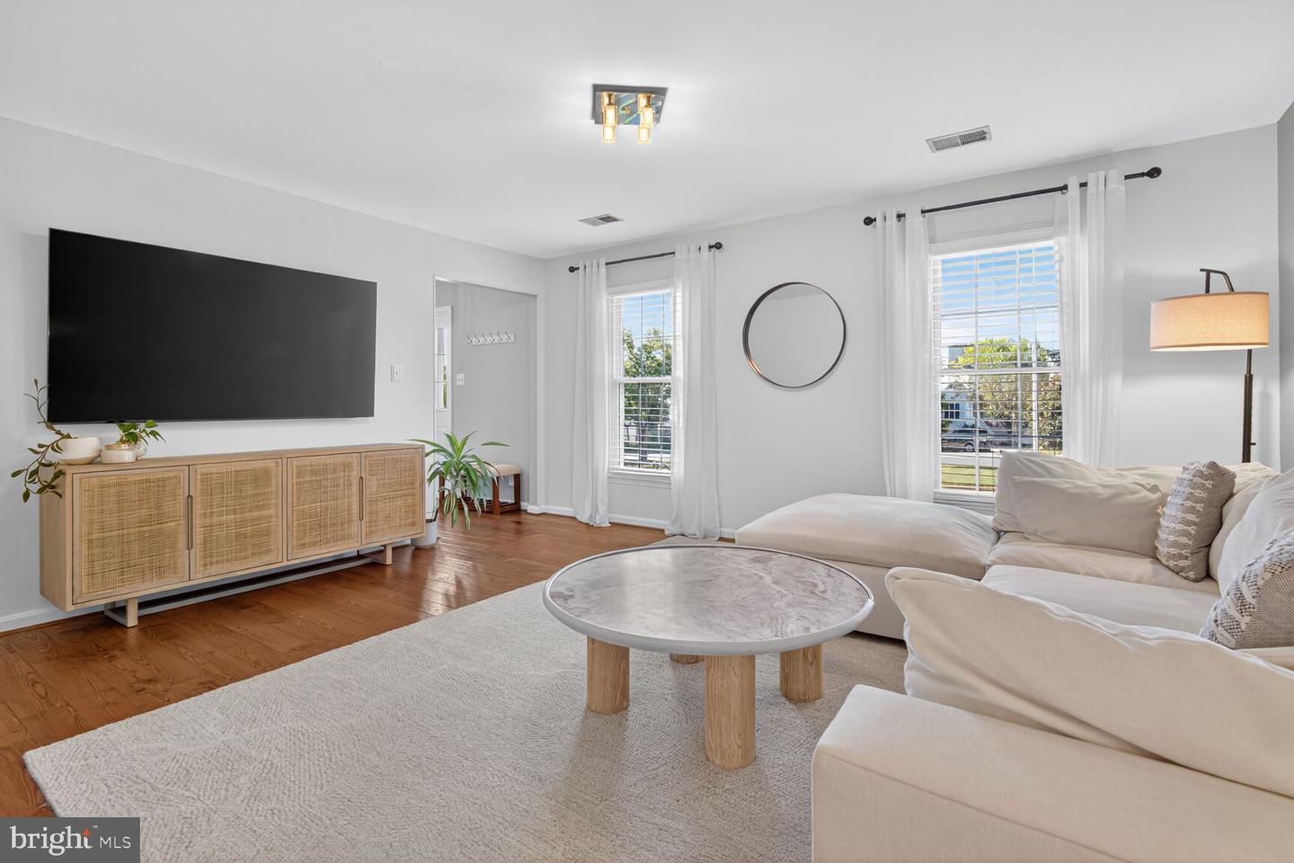 2607 WASHINGTON BLVD, ARLINGTON, Virginia 22201, 3 Bedrooms Bedrooms, ,2 BathroomsBathrooms,Residential,For sale,2607 WASHINGTON BLVD,VAAR2064764 MLS # VAAR2064764