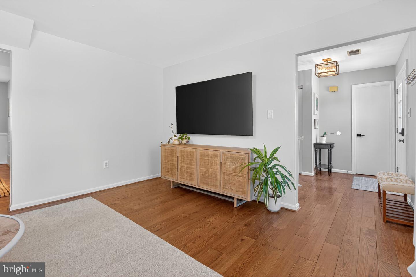 2607 WASHINGTON BLVD, ARLINGTON, Virginia 22201, 3 Bedrooms Bedrooms, ,2 BathroomsBathrooms,Residential,For sale,2607 WASHINGTON BLVD,VAAR2064764 MLS # VAAR2064764