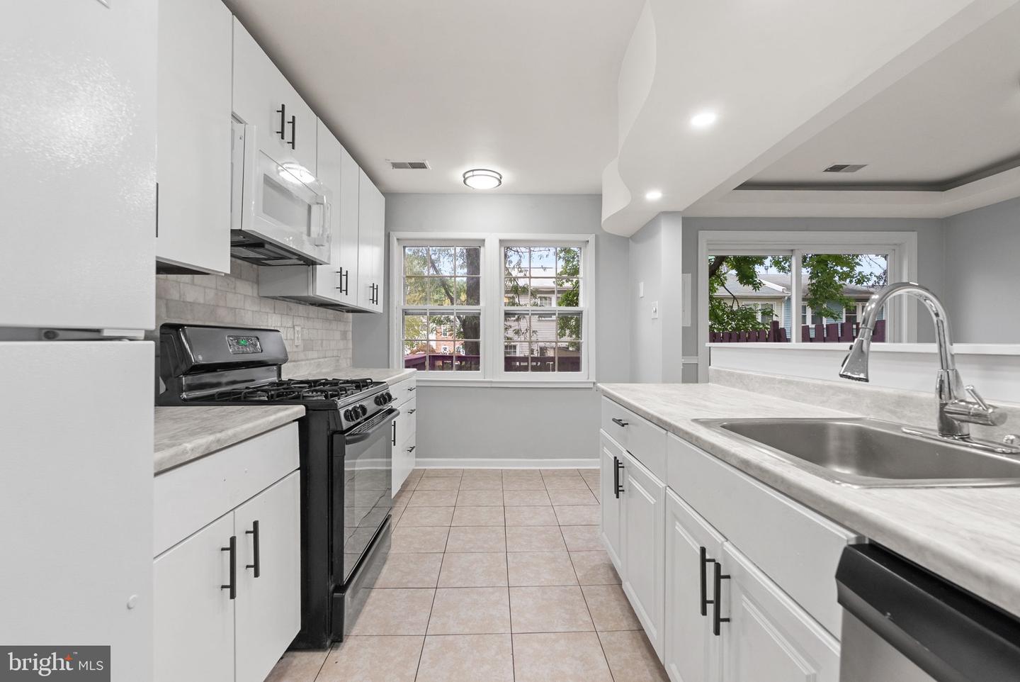 16566 SHERWOOD PL, WOODBRIDGE, Virginia 22191, 3 Bedrooms Bedrooms, ,1 BathroomBathrooms,Residential,For sale,16566 SHERWOOD PL,VAPW2105920 MLS # VAPW2105920