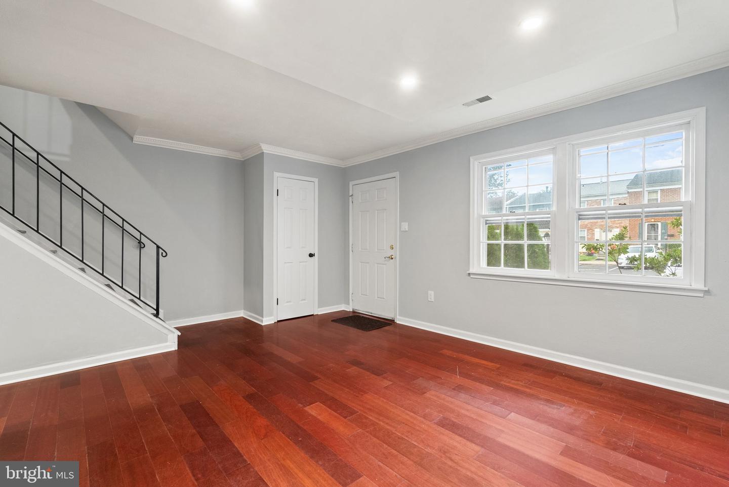 16566 SHERWOOD PL, WOODBRIDGE, Virginia 22191, 3 Bedrooms Bedrooms, ,1 BathroomBathrooms,Residential,For sale,16566 SHERWOOD PL,VAPW2105920 MLS # VAPW2105920